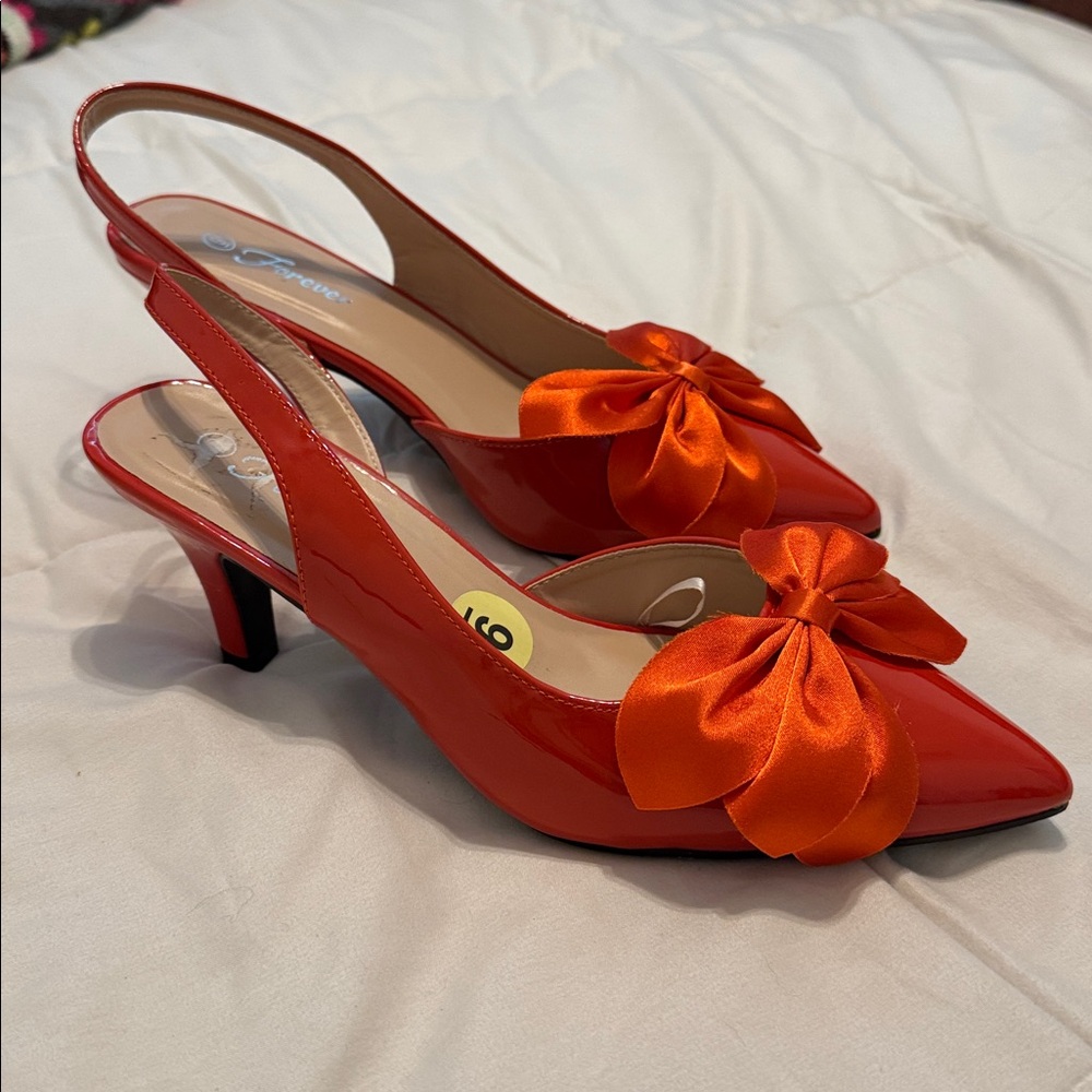 Gorgeous kitten heel red orange with satin bow sling backs! NWOT - Picture 2 of 4